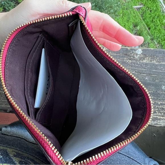 COACH Large Corner Zip Wristlet & Phone Wallet in Pink w Gold Hardware AUTHENTIC - Picture 4 of 11